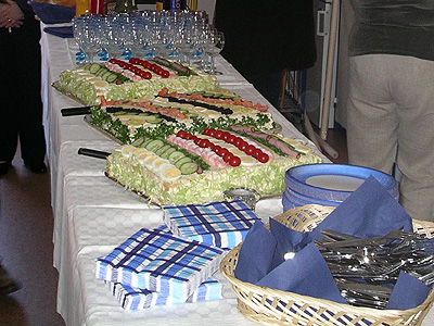 smorgastarta.jpg (83089 bytes)